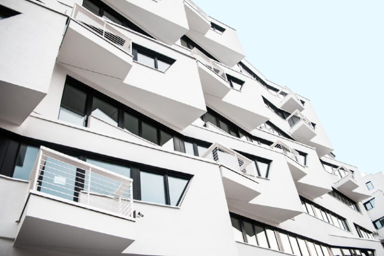 Home - Français 47 Comment les sociétés de gestion de biens Airbnb exploitent le marché du logement multifamilial