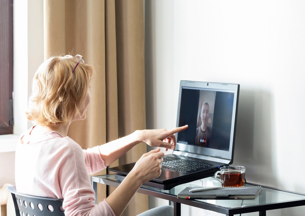 While Booking.com launches a "Work-Friendly Program" for homes and apartments, Airbnb reduces Airbnb for Work into a more nimble "Laptop-Friendly Workspace" requirement. 3 laptop friendly workspace airbnb