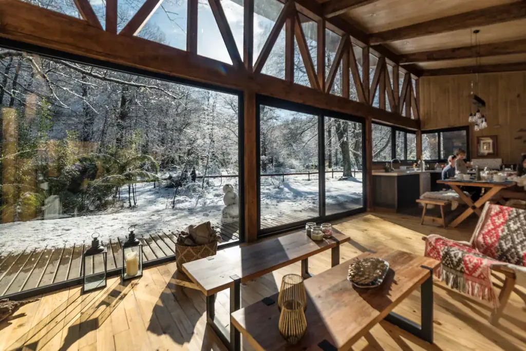 Cabin in Corralco with native forest and hot-tub I Airbnb skiing category